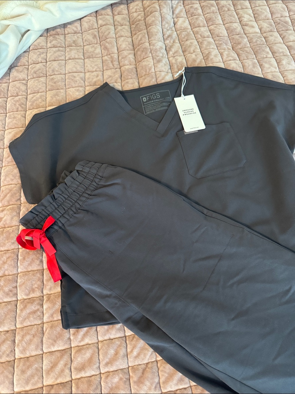 NWT Figs Wide leg pant Charcoal Scrub Set